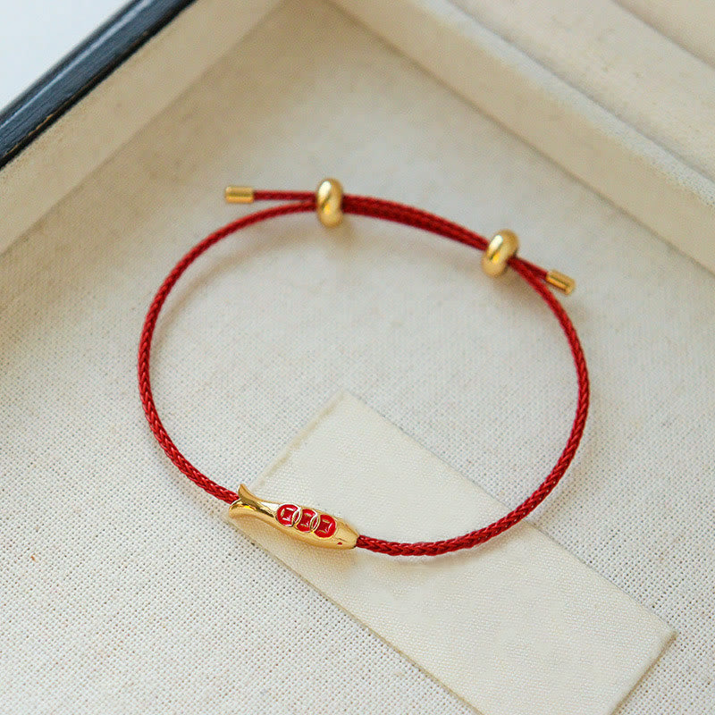 Bracelet de richesse en laiton avec Buddha Stones et poisson koï, fil rouge