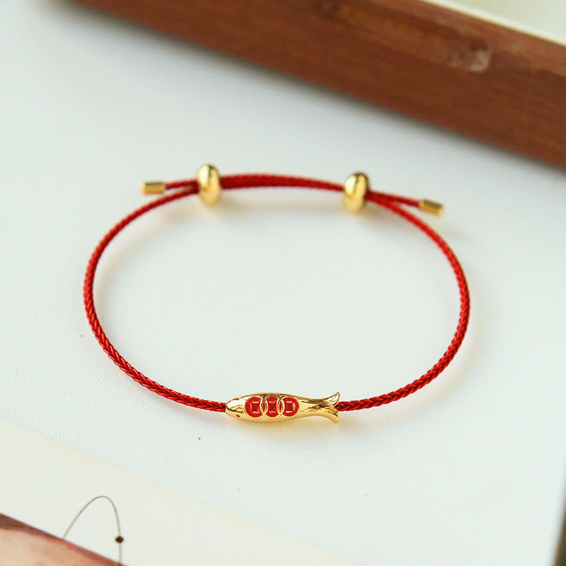 Bracelet de richesse en laiton avec Buddha Stones et poisson koï, fil rouge