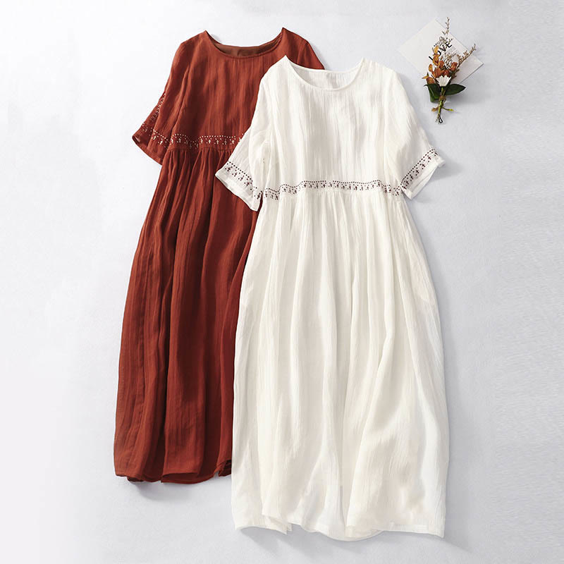 Robe midi en coton à manches courtes et broderies de Buddha Stones de couleur unie - image 1