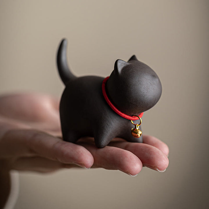 Mini figurine en argile violette représentant un chat en forme de cloche en corde rouge, décoration de bureau - image 9