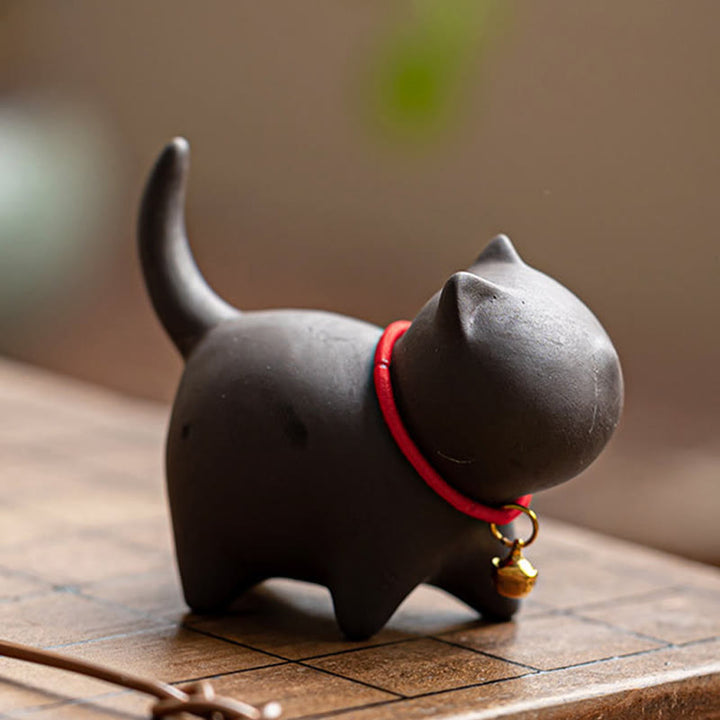 Mini figurine en argile violette représentant un chat en forme de cloche en corde rouge, décoration de bureau - image 9
