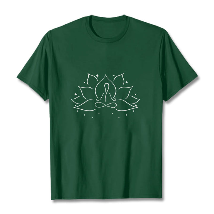 T-shirt avec motif de pose de yoga méditative, Buddha Stones et fleur de lotus - Vert forêt - 2XL - image 0