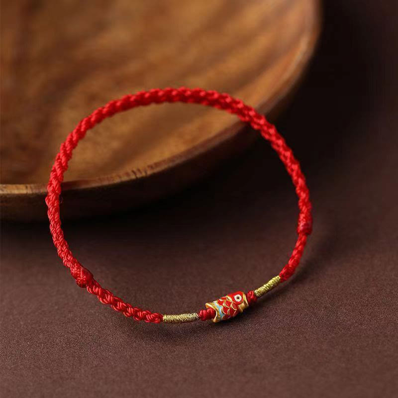 Bracelet tressé fait main en fil rouge avec Buddha Stones et poisson koï