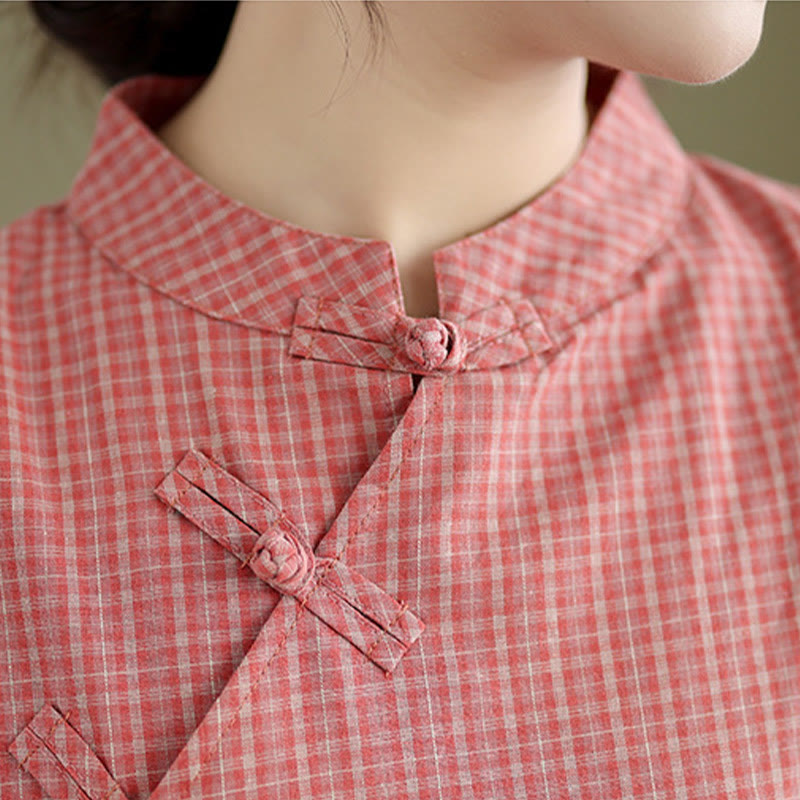 Robe midi cheongsam améliorée en coton et Buddha Stones à carreaux et manches courtes, motif grenouille et boutons - image 4