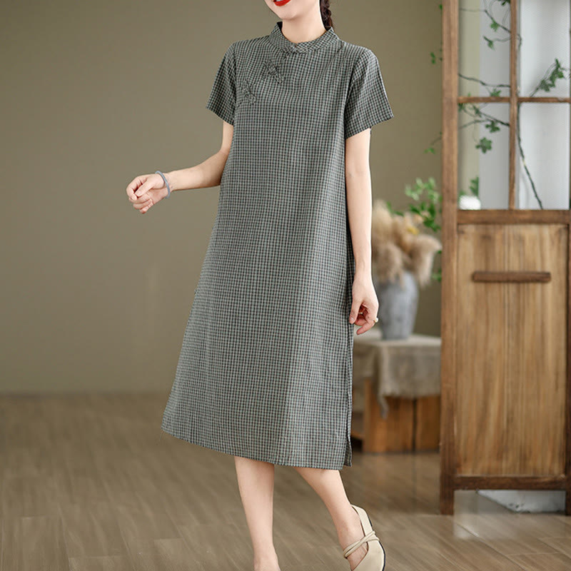 Robe midi cheongsam améliorée en coton et Buddha Stones à carreaux et manches courtes, motif grenouille et boutons - image 12