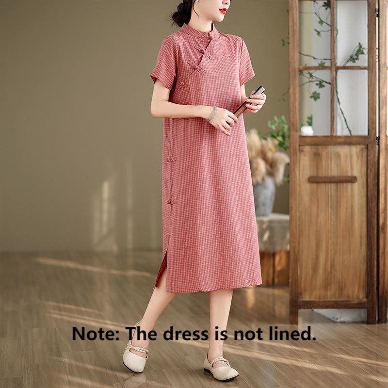 Robe midi cheongsam améliorée en coton et Buddha Stones à carreaux et manches courtes, motif grenouille et boutons - image 1