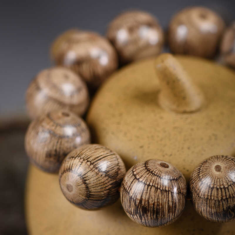 Bracelet de protection en perles de bois de Gnetum et pierres de Buddha Stones - image 10