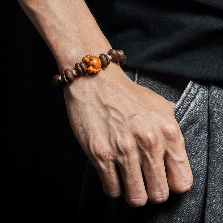 Bracelet en bois de wengé et perles de crabe en cuivre, fait à la main, avec des Buddha Stones et des grains de café - image 5