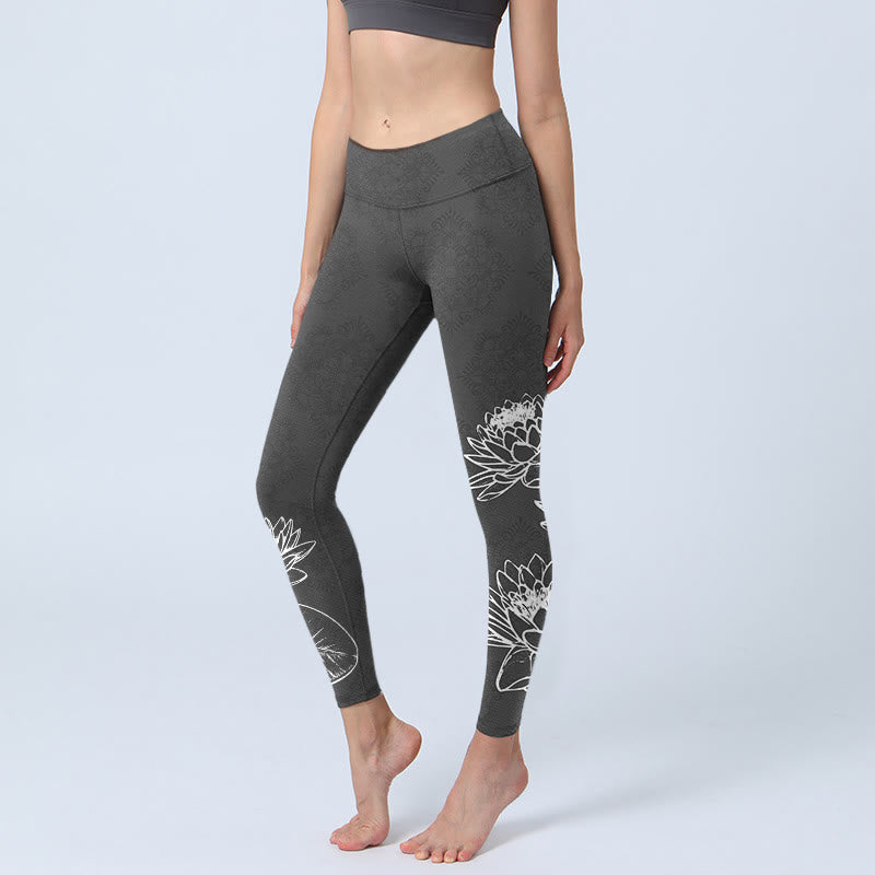 Leggings de sport à imprimé Buddha Stones , motif fleurs de lotus et feuilles, pantalons de yoga pour femmes - Noir - US18，UK/AU22，EU50 (4XL) - image 0