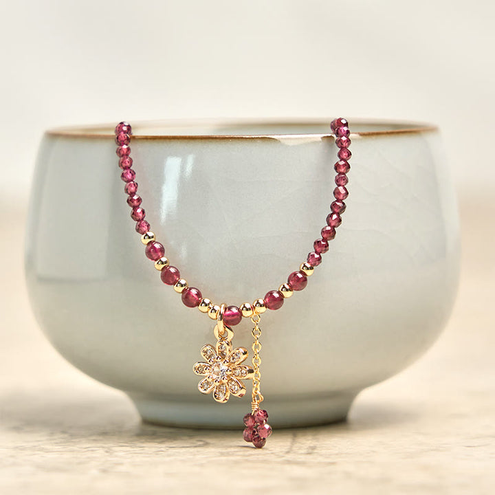 Bracelet multicouche de purification florale en perles de grenat naturelles de 2,5 mm en Buddha Stones