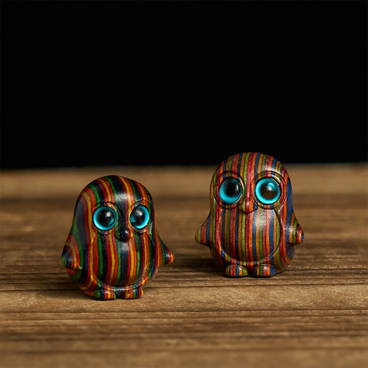 Lot de 2 mini Buddha Stones en eucalyptus arc-en-ciel sculptées en forme de pingouin, décoration créative - Lot de 2 pingouins 28*26 mm - image 0