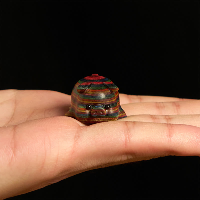 Lot de 2 mini Buddha Stones en forme de cochon arc-en-ciel sculptées en eucalyptus - image 2