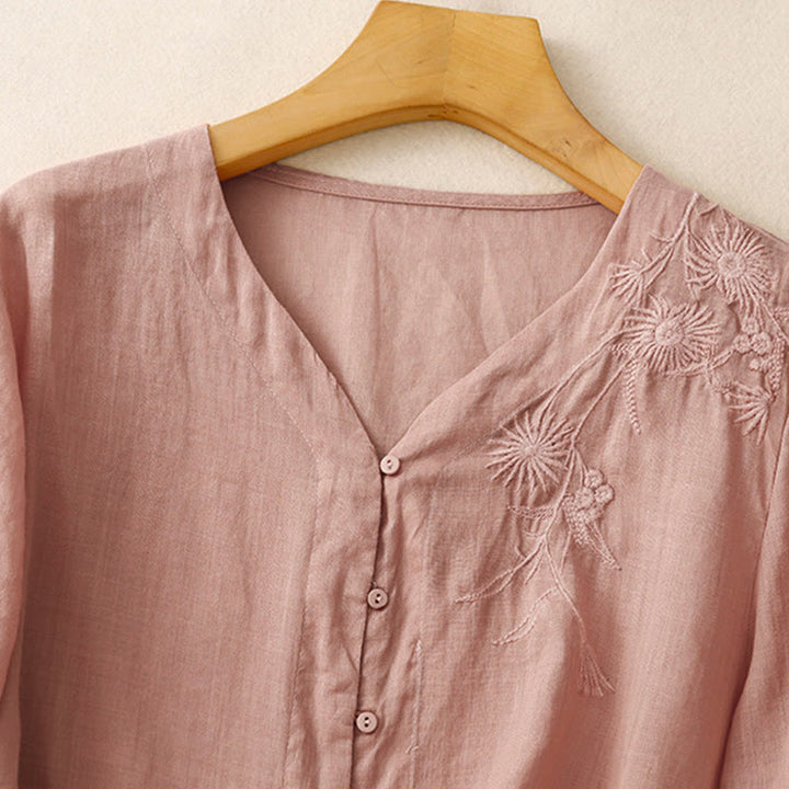 Chemise femme en coton à manches trois-quarts et boutons brodés sur le devant, motif Buddha Stones  - image 24