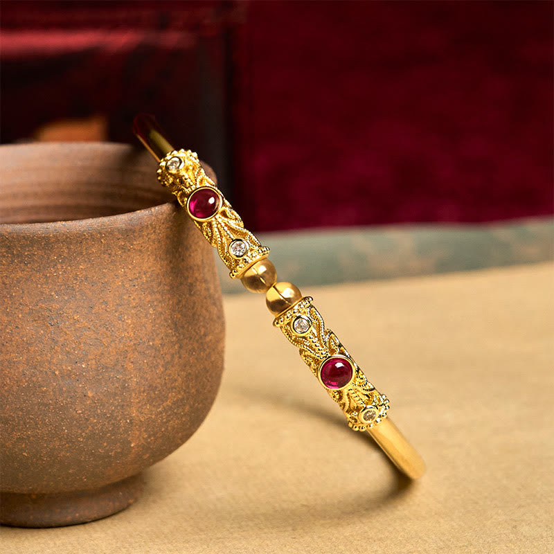 Bracelet manchette porte-bonheur en cuivre et ambre Buddha Stones et motif de fleurs dorées, zircon rouge - image 2