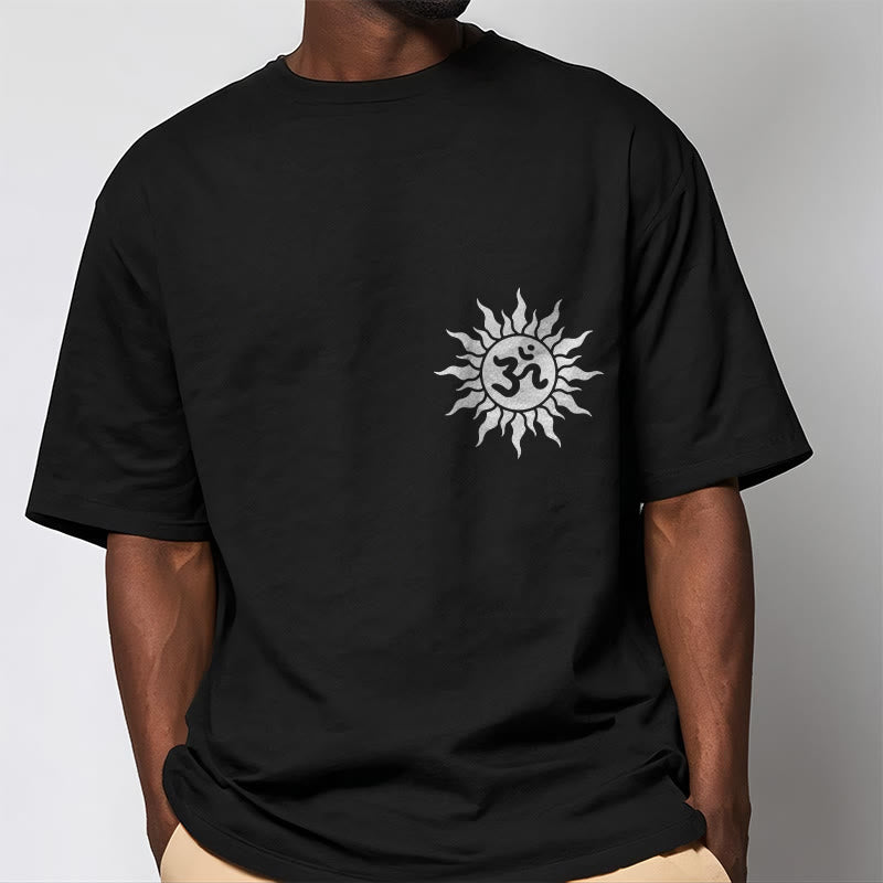 T-shirt avec motif Buddha Stones, soleil et symbole OM - image 2