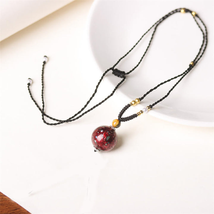 Collier pendentif en Buddha Stones, bois d'ébène, perles de Vénus Aurora, laque, artisanat de la paix - Rouge (rouge aléatoire) - image 3