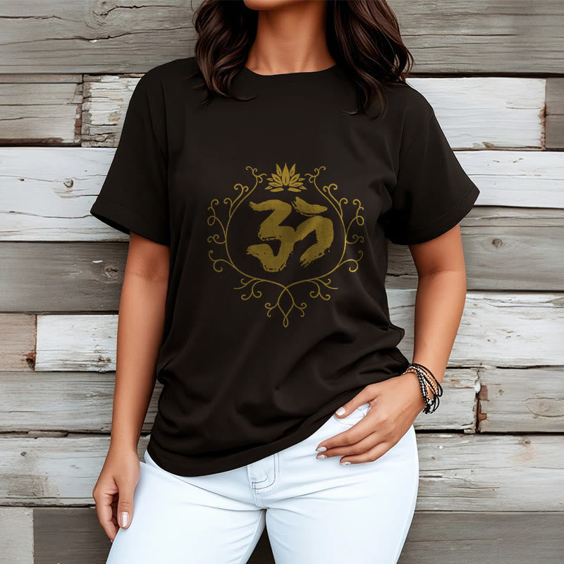 T-shirt en coton avec motif de vigne et de fleur de lotus et Buddha Stones Om - image 4