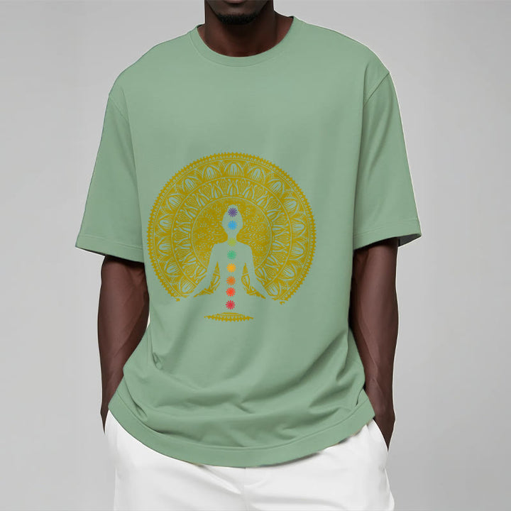 T-shirt décontracté en coton avec motifs de Buddha Stones et de chakras colorés et dorés - image 16