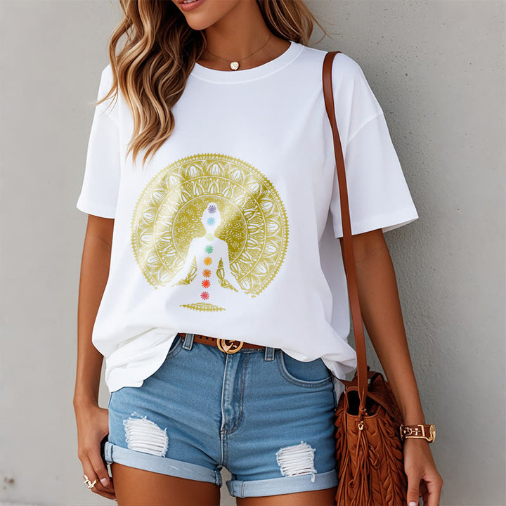T-shirt décontracté en coton avec motifs de Buddha Stones et de chakras colorés et dorés - image 8