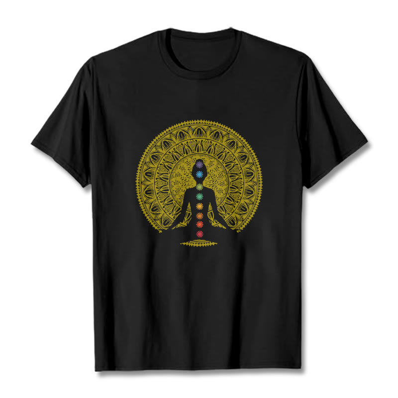 T-shirt décontracté en coton avec motifs de Buddha Stones et de chakras colorés et dorés - Noir - 2XL - image 1