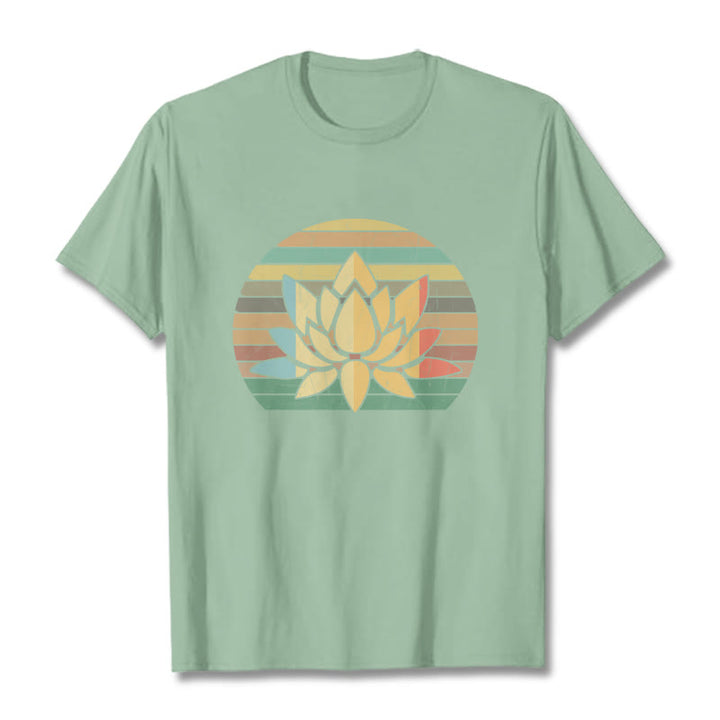 T-shirt décontracté en coton à rayures rétro avec motif de fleurs de lotus et Buddha Stones - Vert pâle - 2XL - image 15