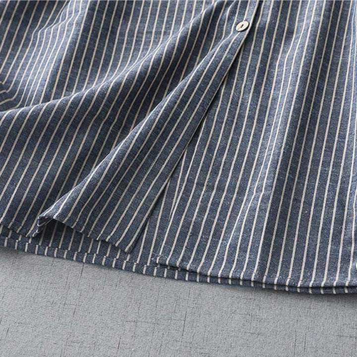 Robe midi en coton et lin à rayures blanches et bleu acier clair Buddha Stones, manches longues, revers, avec poches - image 8