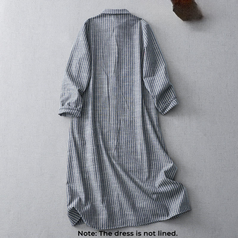 Robe midi en coton et lin à rayures blanches et bleu acier clair Buddha Stones, manches longues, revers, avec poches - image 1