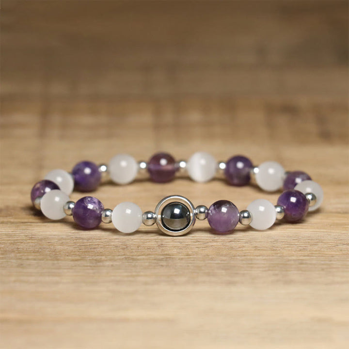 Bracelet d'équilibre en perles d'améthyste naturelle et œil de chat blanc de Buddha Stones - Améthyste et œil de chat blanc (circonférence du poignet : 15-17 cm) - image 1