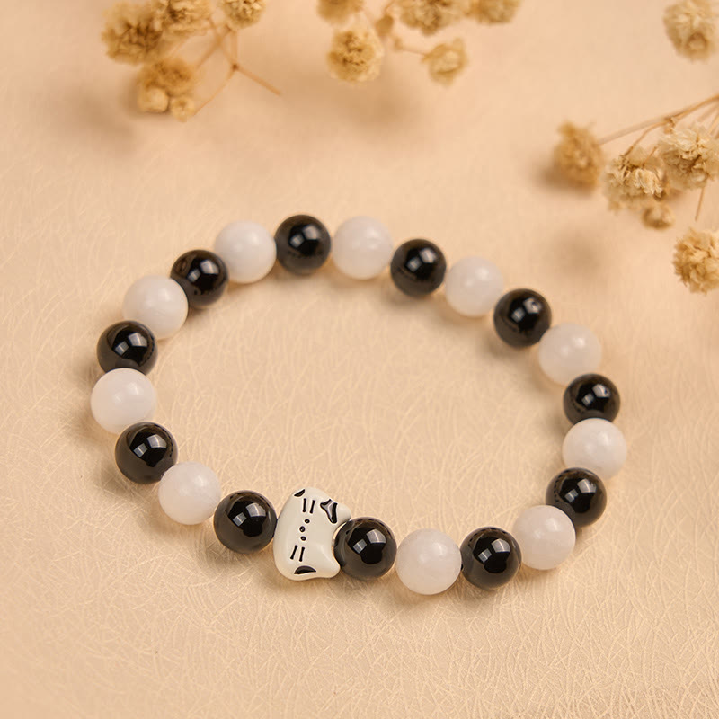 Bracelet porte-bonheur en Buddha Stones, chat bicolore, onyx noir, calcédoine blanche - image 2