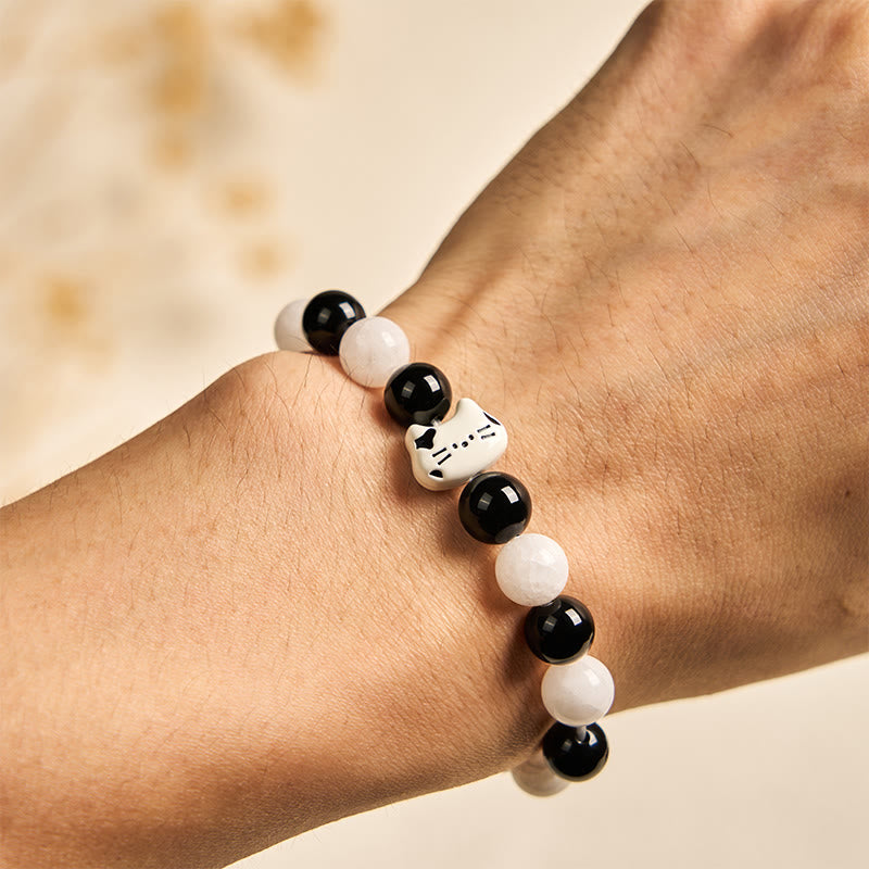 Bracelet porte-bonheur en Buddha Stones, chat bicolore, onyx noir, calcédoine blanche - image 5