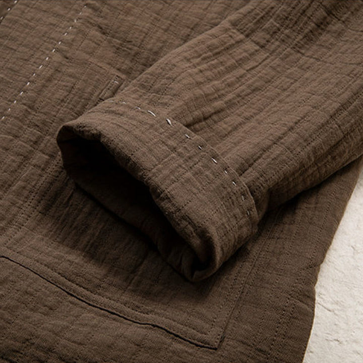 Veste kimono en coton et lin pour homme, style ouvert sur le devant, à plis unis et à boutons grenouille, signée Buddha Stones - image 6