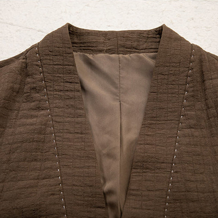 Veste kimono en coton et lin pour homme, style ouvert sur le devant, à plis unis et à boutons grenouille, signée Buddha Stones - image 3