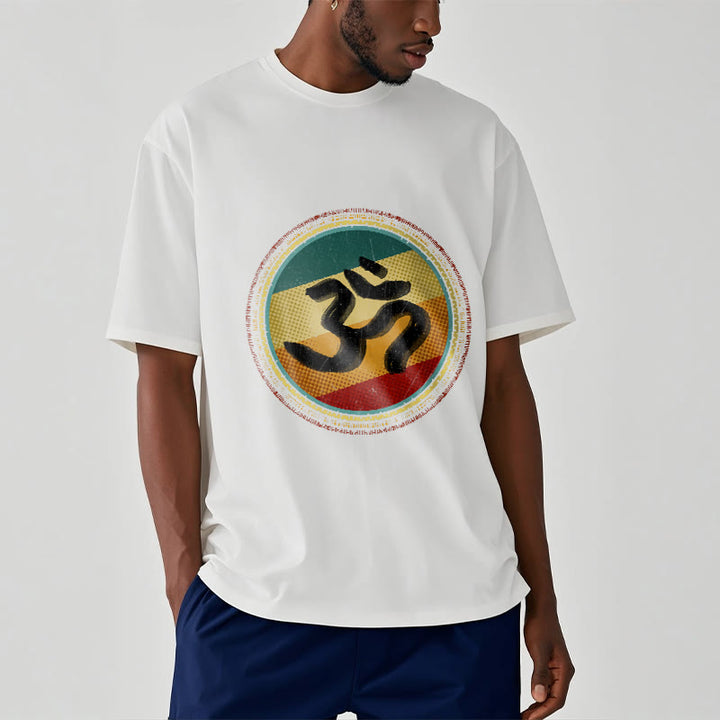 T-shirt en coton avec motif mandala circulaire simple et coloré représentant des Buddha Stones et le symbole Om - image 2