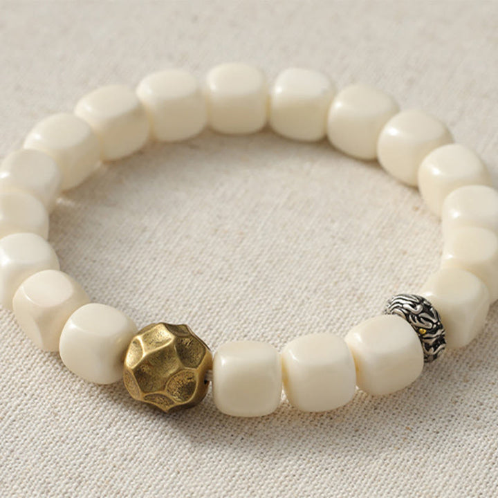 Bracelet calme en cuivre martelé et laiton avec graines de Bodhi et Buddha Stones - image 6
