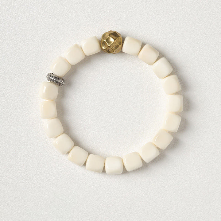 Bracelet calme en cuivre martelé et laiton avec graines de Bodhi et Buddha Stones - image 3