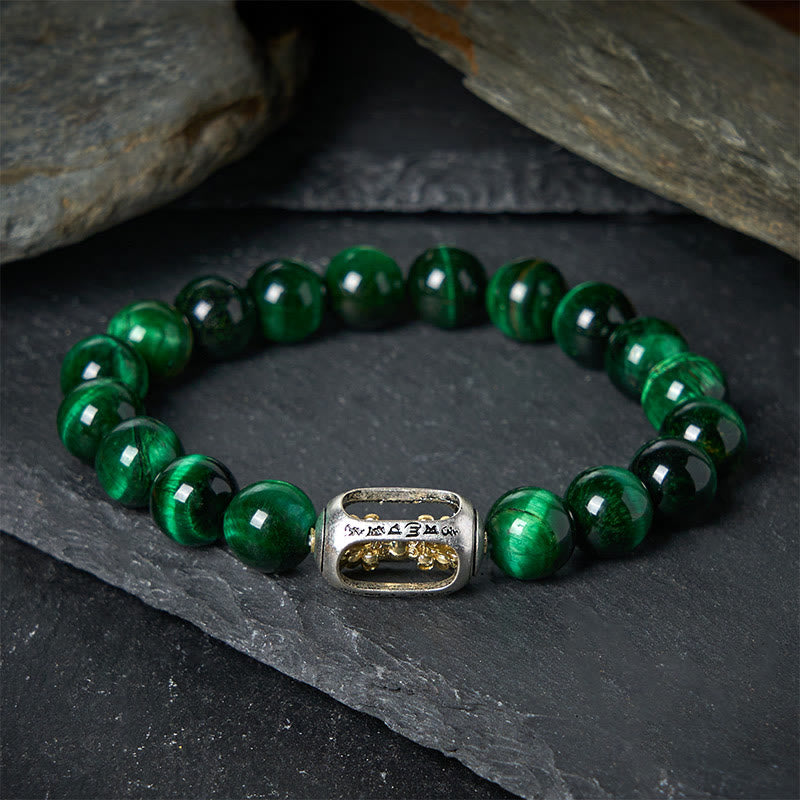 Bracelet de force positive Om Mani Padme Hum en Buddha Stones naturelles œil de tigre vert - 20 cm - image 0