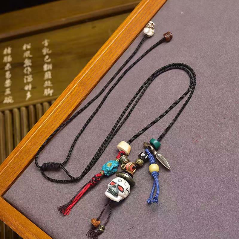 Collier pendentif en corde avec tête de mort tibétaine et Buddha Stones, le Seigneur de la forêt des cadavres, nouveau départ - Le Seigneur de la forêt des cadavres - image 0