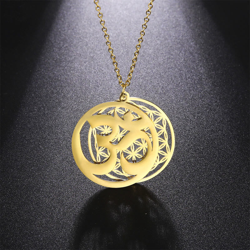 Collier pendentif en acier inoxydable avec Buddha Stones et symbole Om, motif floral creux - Or - image 7