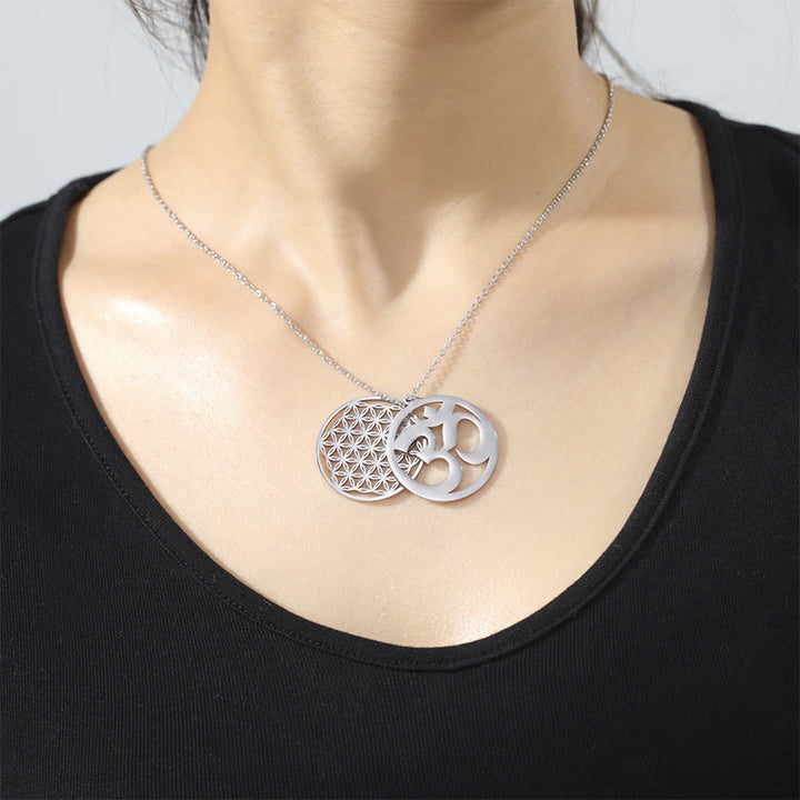 Collier pendentif en acier inoxydable avec Buddha Stones et symbole Om, motif floral creux - image 3