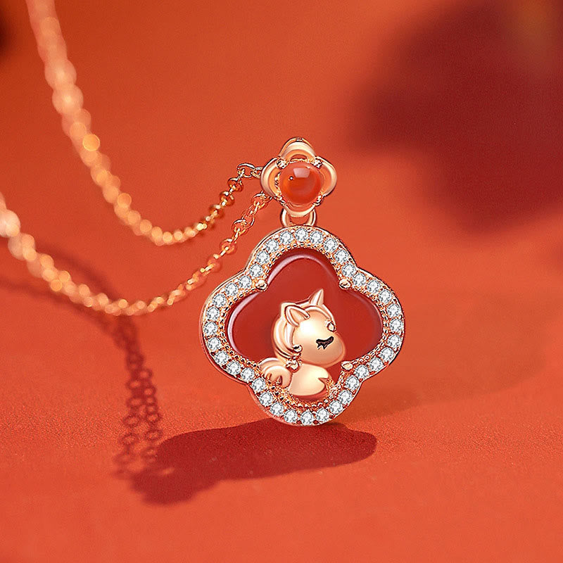 Collier pendentif calme en agate rouge et trèfle à quatre feuilles en argent sterling 925 de Buddha Stones - image 1