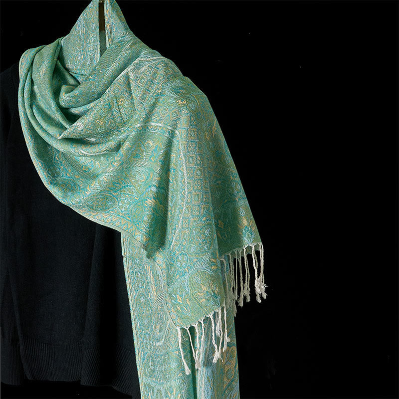 Buddha Stones à pompons et motif géométrique jacquard en forme de fleur de cajou verte printanière - Vert clair - 184 x 71 cm - image 0