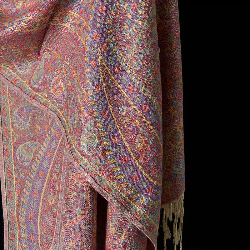 Écharpe confortable à pompons avec motif géométrique à rayures et fleurs de cajou rouges et roses de printemps - image 9