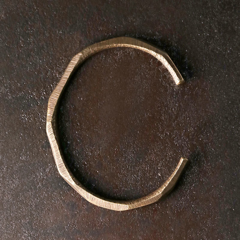 Bracelet ouvert en cuivre et laiton poli à la main avec Buddha Stones - image 1