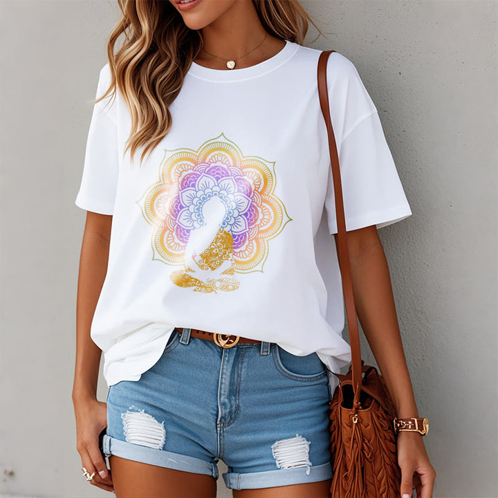 T-shirt à motif Bouddha assis multicolore avec Buddha Stones et fleurs mandala - image 7