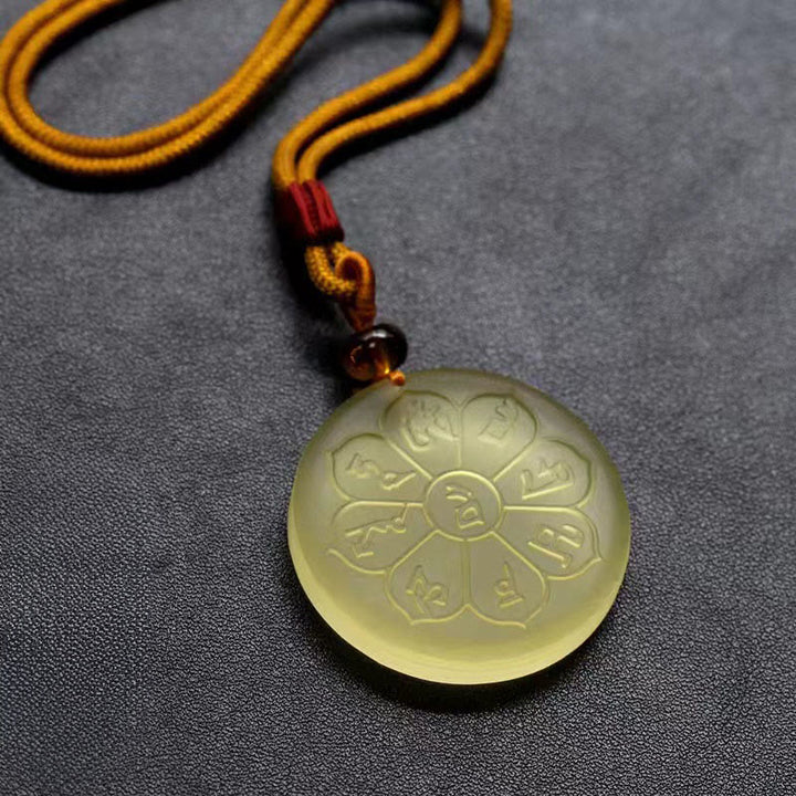 Collier pendentif en forme de huit pétales en Buddha Stones Liuli Crystal Wealth God Mantra Abondance - Mantra divin de la richesse en cristal Liuli - Jaune - image 0
