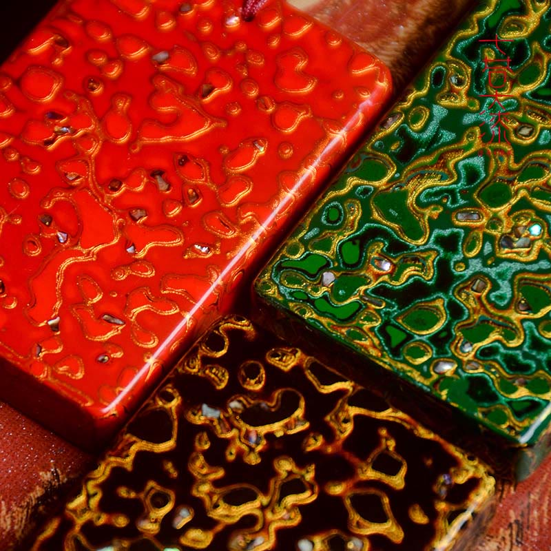 Collier pendentif de protection en bois de santal, laqué et orné de Buddha Stones, réalisé à la main. - image 27