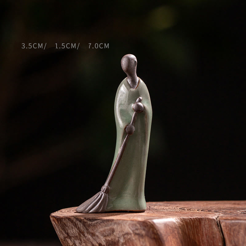 Statuette en céramique de Bouddha en pierre, représentant un moine balayant, sans forme apparente, pour la décoration intérieure (3,5 x 1,5 x 7 cm). - Bouddha 3,5 x 1,5 x 7 cm - image 0