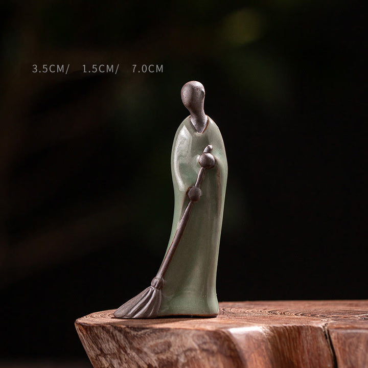 Statuette en céramique de Bouddha en pierre, représentant un moine balayant, sans forme apparente, pour la décoration intérieure (3,5 x 1,5 x 7 cm). - Bouddha 3,5 x 1,5 x 7 cm - image 0