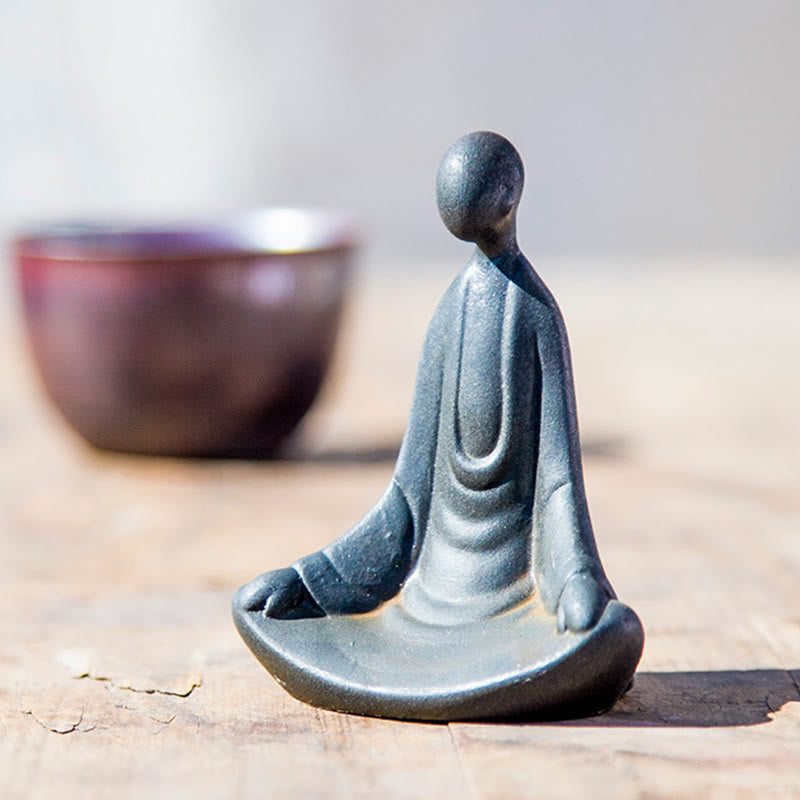 Statue de Buddha Stones en pierre, faite à la main, représentant un Bouddha assis informe en poudre de fer et en résine rouille. Décoration - image 2