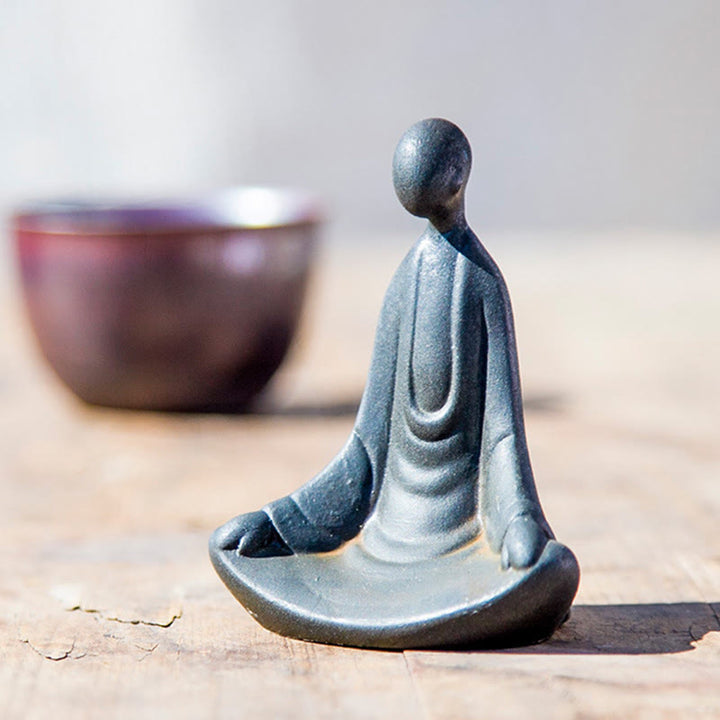 Statue de Buddha Stones en pierre, faite à la main, représentant un Bouddha assis informe en poudre de fer et en résine rouille. Décoration - image 2